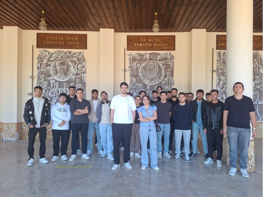 Turizm Rehberliği Öğrencilerimiz “Gelin Tanış Olalım” Gezilerinde Rehberlik Yaptı